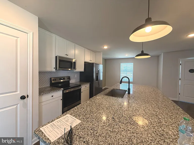 35 Thrower Rd — Photo 3