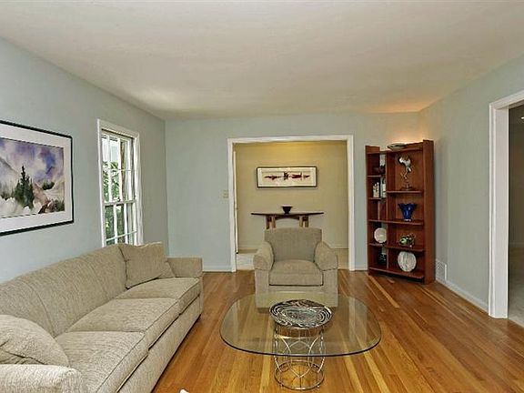 2nd image of 728 Kirkland Dr