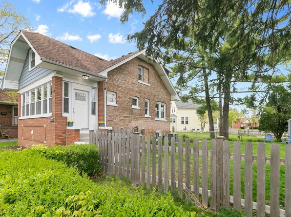 9318 Monroe Ave, Brookfield, IL 60513