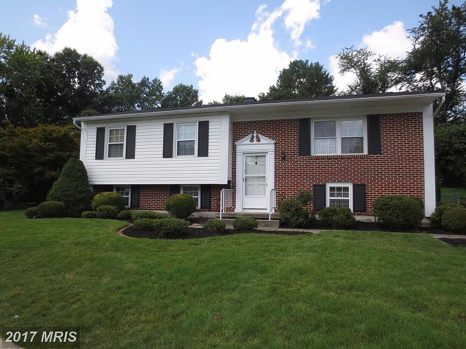 1st image of 604 Charwood Ct