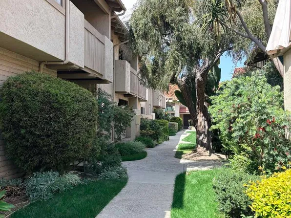 2352 Altisma Way Unit 9, Carlsbad, CA 92009