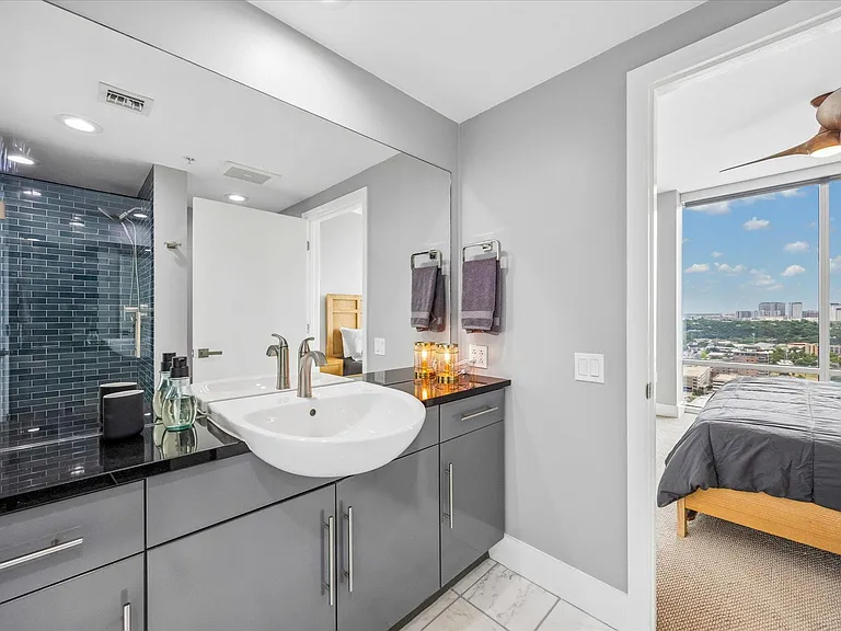 300 Bowie St #2805 — Photo 9