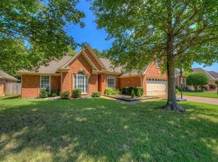 154 N Sweet Rain Dr, Collierville, TN 38017