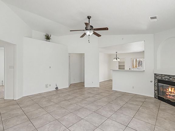 3rd image of 616 Valley Meadows Dr NE