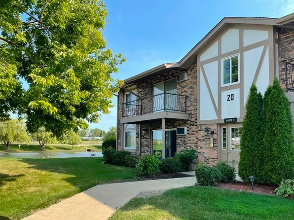 9S201 Lake Dr APT 110, Willowbrook, IL 60527