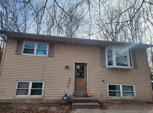 N5334 Wolf Dr, De Pere, WI 54115