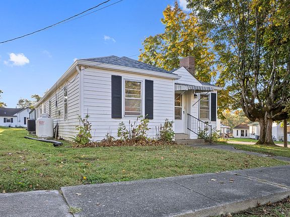 3rd image of 142 Charles St