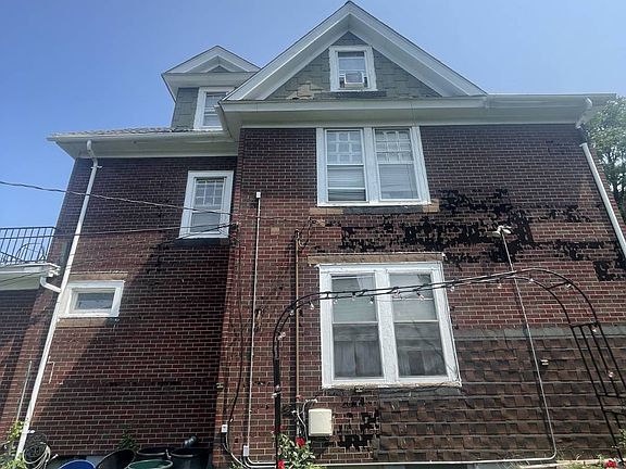 3rd image of 54 Gordon St