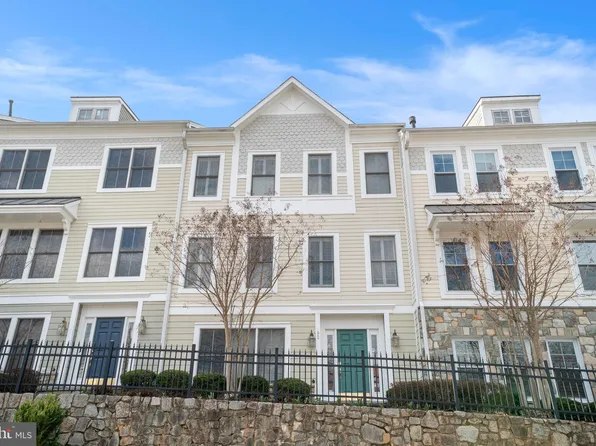 92 Washington St, Occoquan, VA 22125