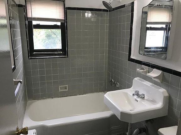 5th image of 425 Mount Prospect Ave APT 412