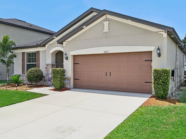 5457 Animosh Ct — Photo 4