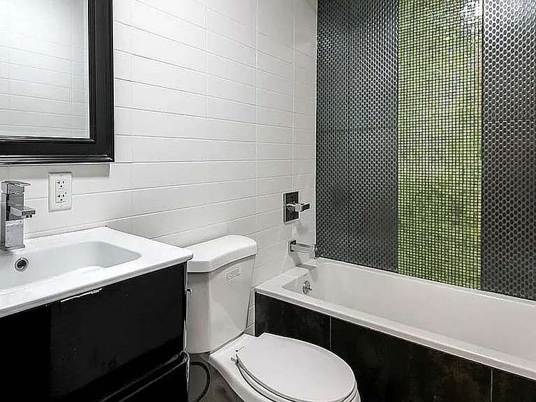 443 Pulaski St #3A — Photo 8