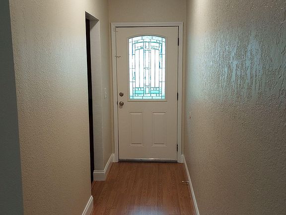 4th image of 162 Lake Dr