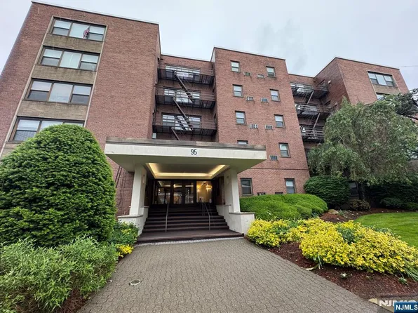 95 Orient Way APT 3D, Rutherford, NJ 07070