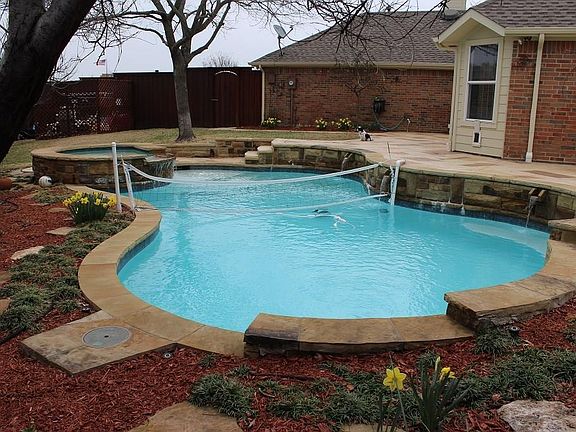 2nd image of 4204 Holly Dr