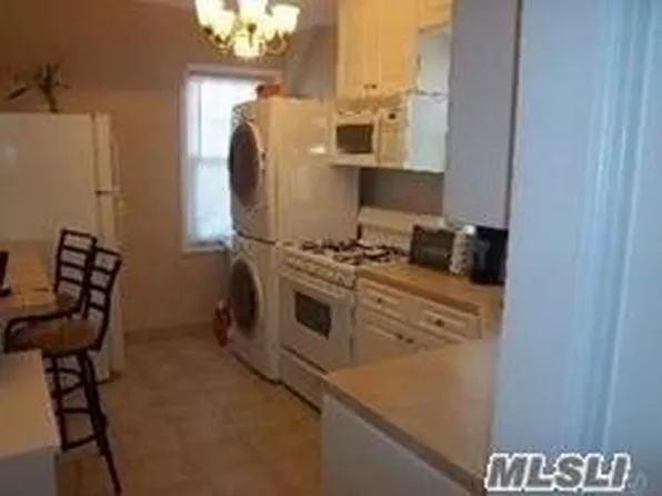 (undisclosed Address), Valley Stream, NY 11581