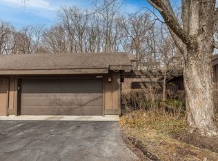 42W470 Redbud Ct, Saint Charles, IL