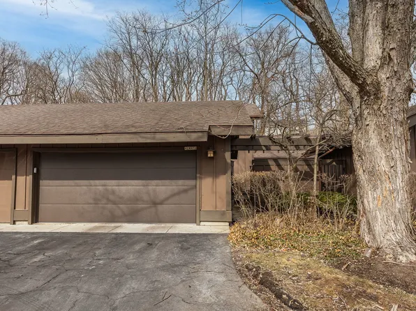 42W470 Redbud Ct, Saint Charles, IL 60175