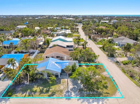 1683 Atlanta Plaza Dr, Sanibel, FL 33957