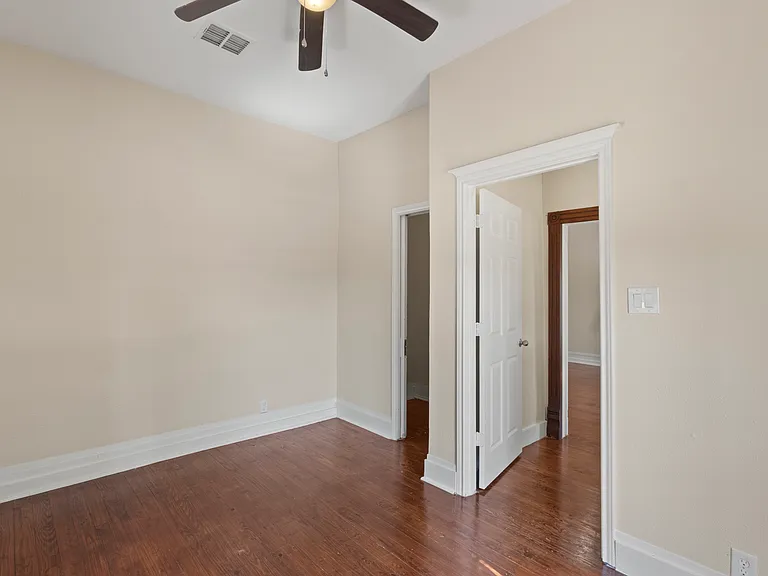 408 S College St — Photo 6