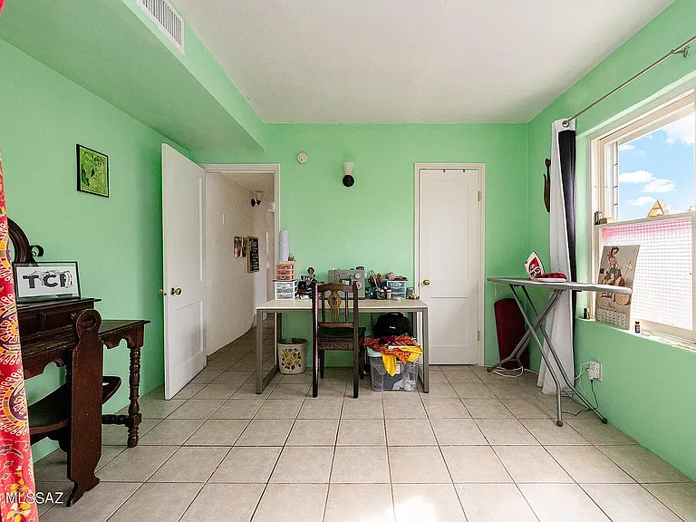 Second bedroom or office