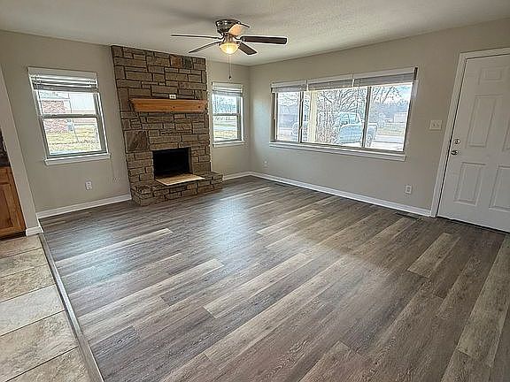 5th image of 414 Francis Ln