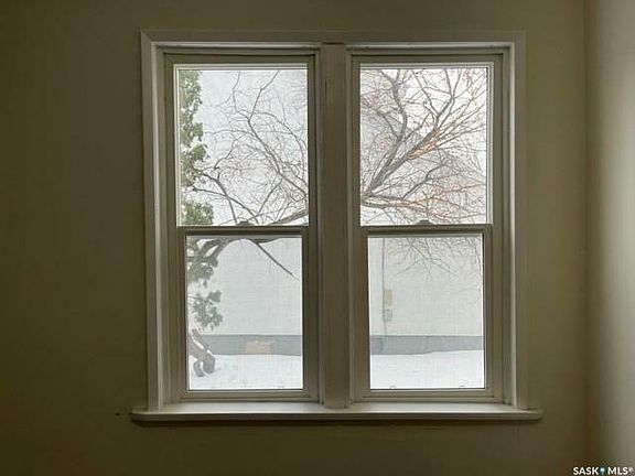 4th image of 1334 Athol St