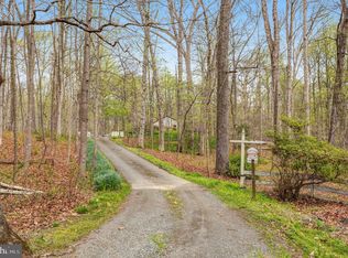 925 Leigh Mill Rd, Great Falls, VA 22066
