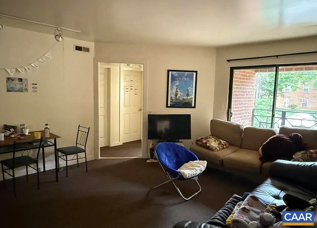 2108 Jefferson Park Ave — Photo 3