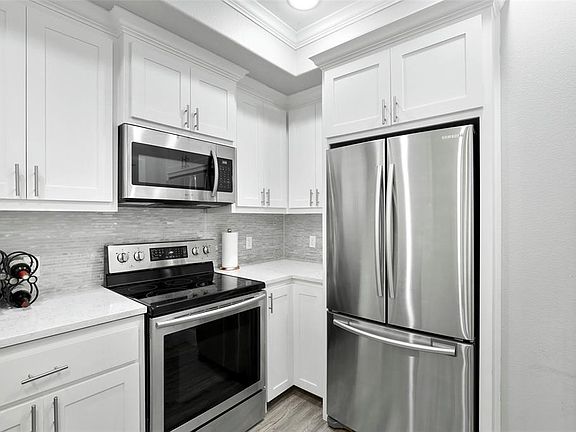 3rd image of 330 Las Colinas Blvd #264