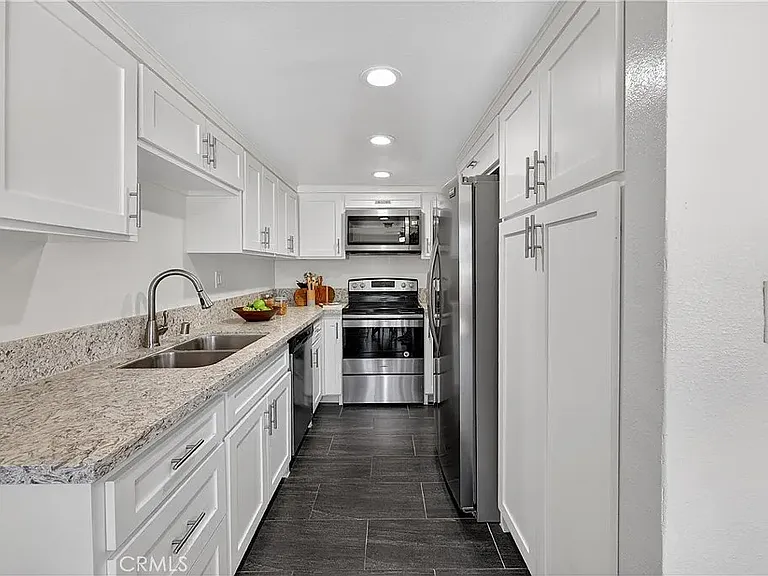 803 E Victoria St #138 — Photo 6
