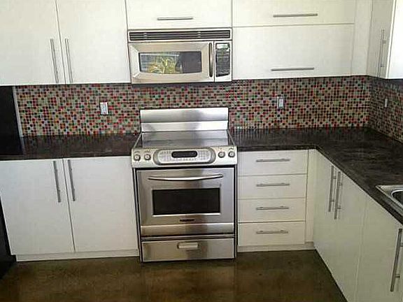 3rd image of 444 NE 30th St #808