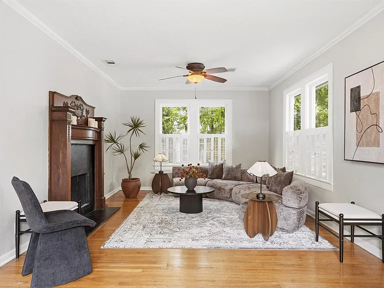 1507 Wethersfield Rd — Photo 5
