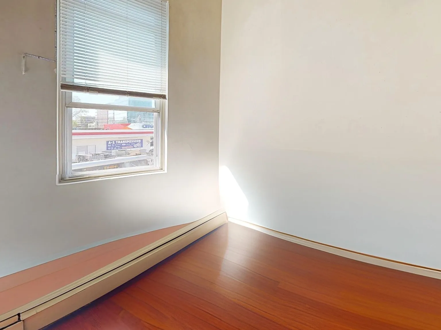 3 bed, 1026 sqft, $2,995 — Photo 4