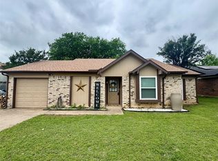 5665 Whitley Rd, Haltom City, TX 76148