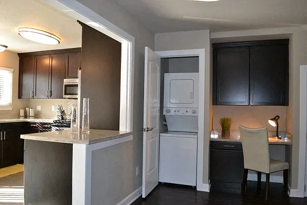MONTECITO VILLAS — Photo 22