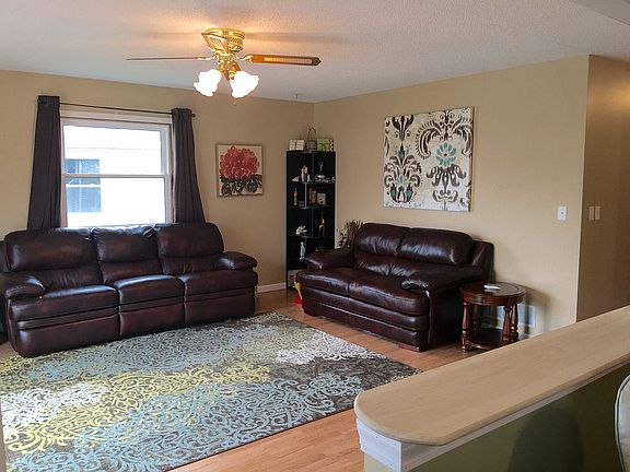 4th image of 1826 Davenshire Dr