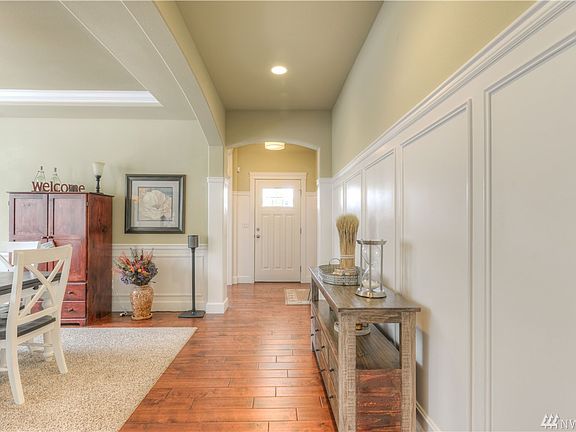 4th image of 4404 Hammersley Way NW