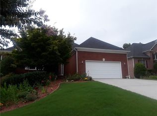 1120 Lewis Ridge Cir, Lawrenceville, GA 30045