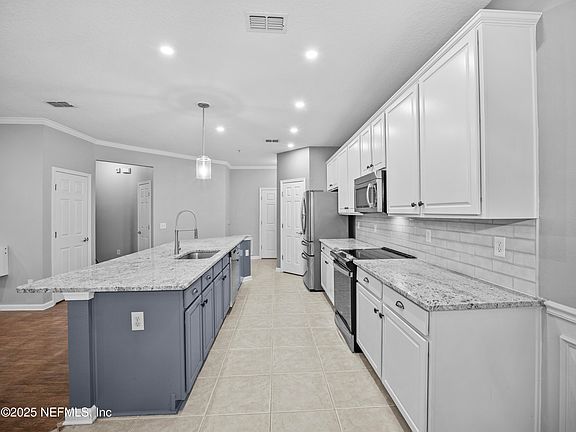 4th image of 13364 BEACH Boulevard #908