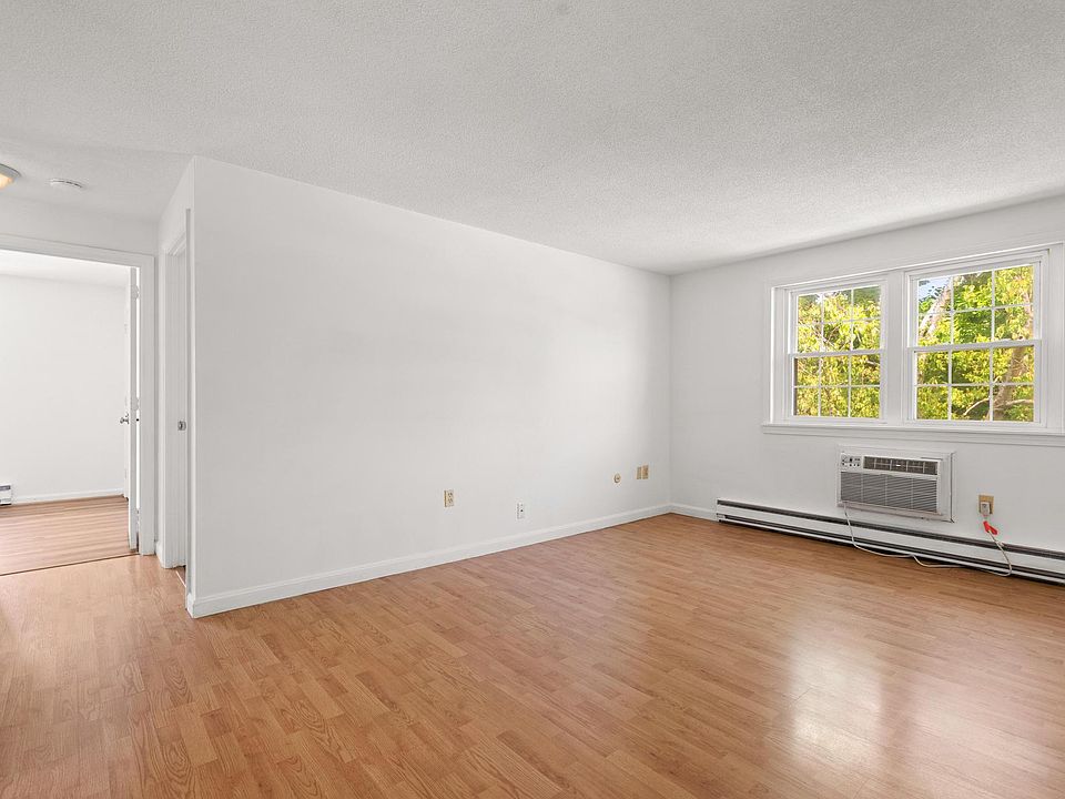 1st image of 61 Storey Ave APT 17