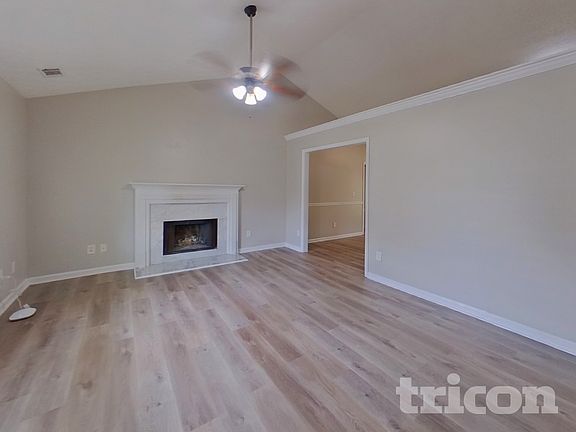 3rd image of 170 Oak Hill Dr