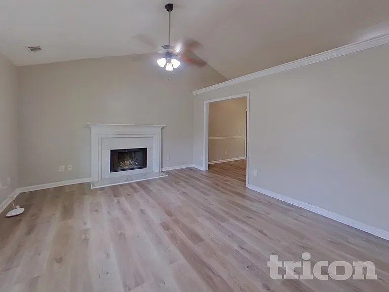 170 Oak Hill Dr — Photo 3