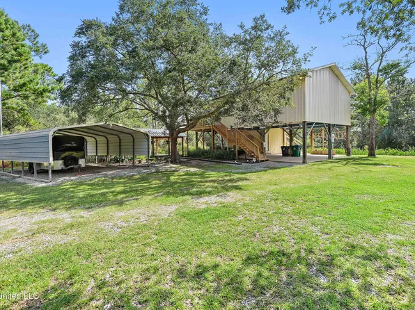 10008 Willow St, Bay Saint Louis, MS 39520