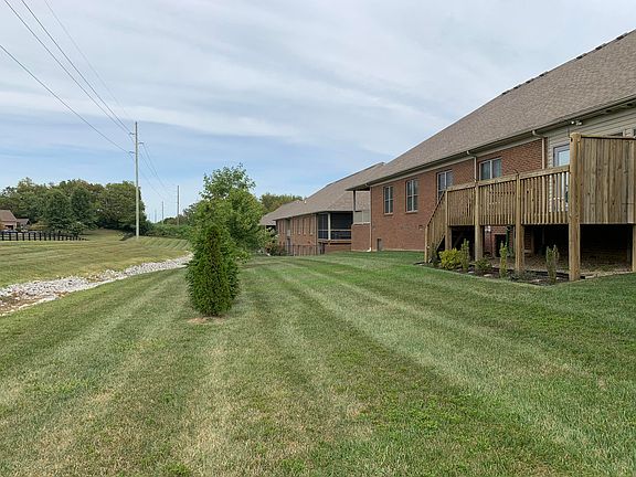 4th image of 278 Clairmont Dr