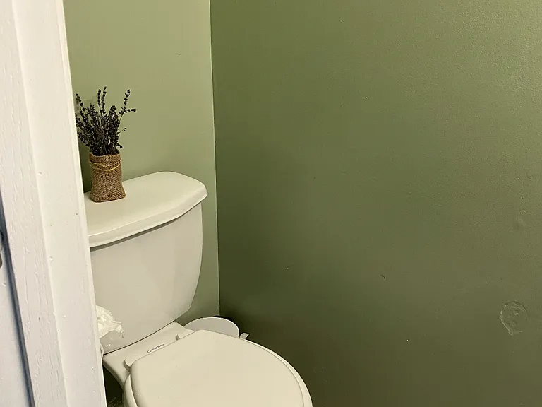 526 E Graham Pl — Photo 6