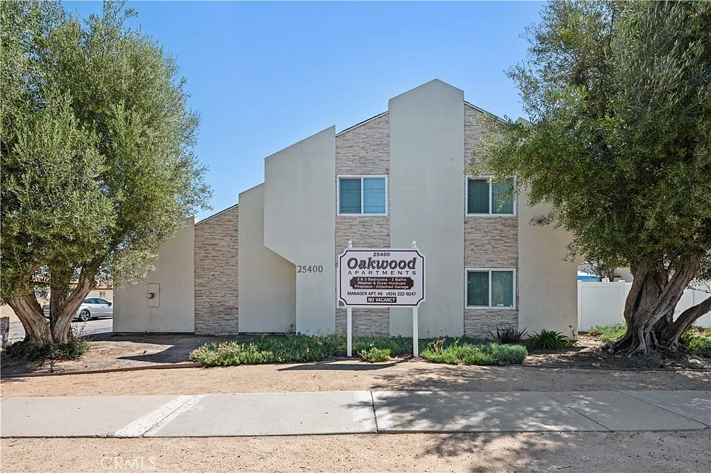 3 bed, 1343 sqft, $3,595 — Photo 2