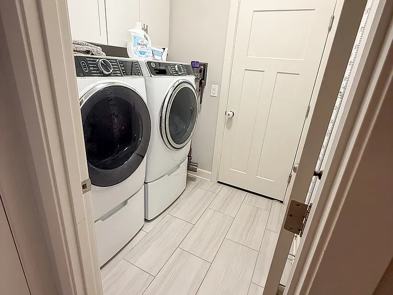 4785 S 16th Dr — Photo 30
