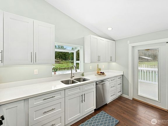 5th image of 8001 Van Decar Road SE