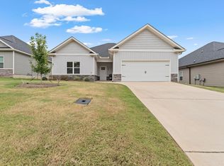 106 Garrett Ln, Bonaire, GA 31005